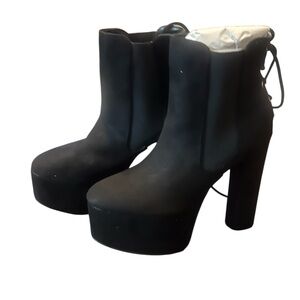 Shoe Dazzle Black Heeled Boots with Platform Sole